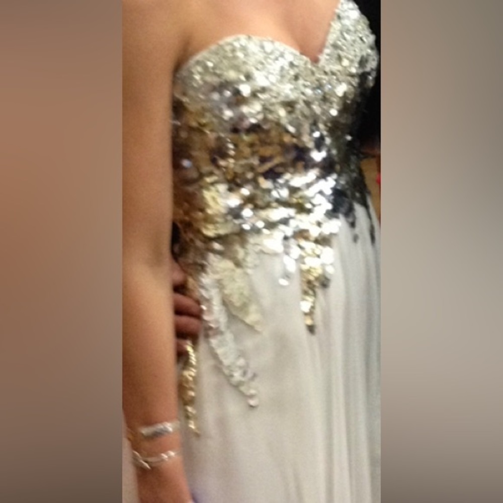 MacDuggal women’s prom dress